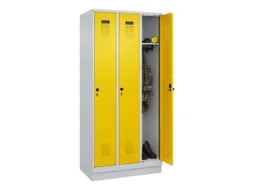 locker,HxBxD 1950x900x500mm,3vak,vak B 300mm,draaigrendel,sokkel