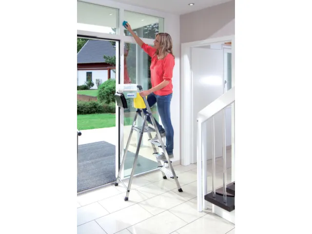 trapladder,eenzijdig,4treden,bordes m. antislip elementen,balk L 1,6m