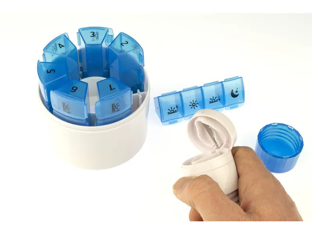 Medicijndispenser First Aid Only 7 dagen met tabletbreker