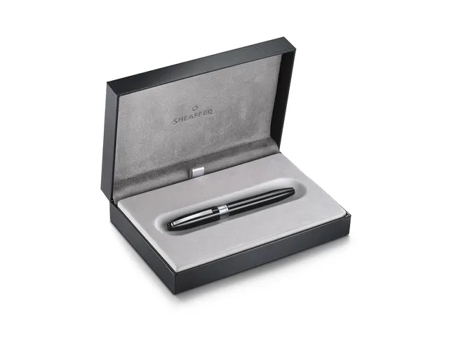 Vulpen Sheaffer Legacy 9064 black, chrome plated trims, broad