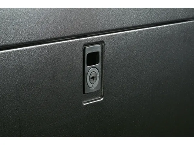APC NetShelter SX 42U 600mm(b) x 1070mm(d) 19 inch IT rack, behuizing