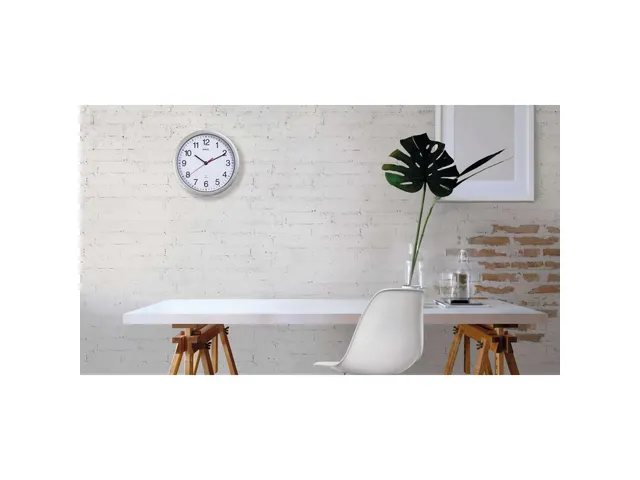 Wandklok MAUL Run RC Ø25x5cm kunststof zilver/wit incl batterij