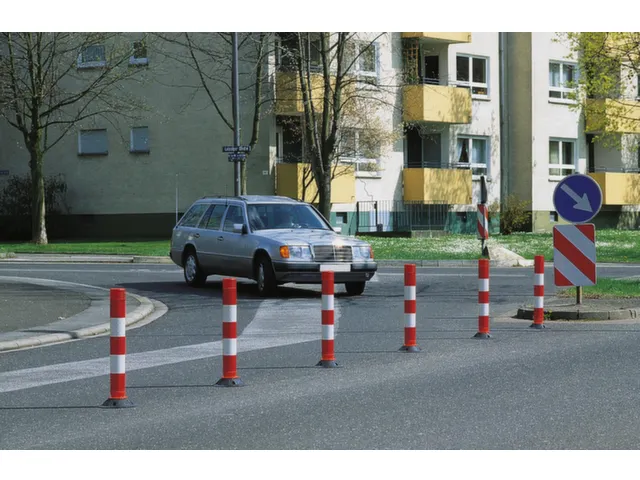 Afzetpaal 1000x 100mm Retroreflecterend Overrijdbaar Zelfoprichtend