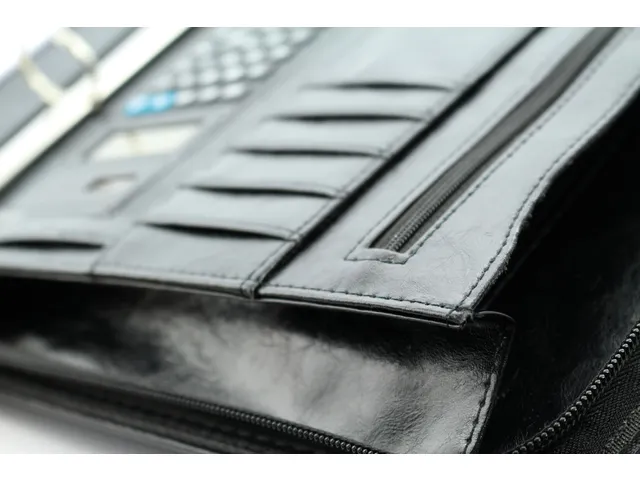 Conférencier Alassio Massa Simili cuir noir.A4