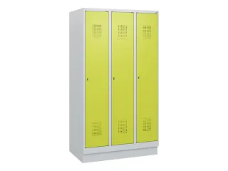 schoollocker,HxBxD 1630x900x500mm,3vak,vak B 300mm,cil.-slot,sokkel - 2