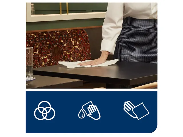 Poetsrol Reflex Plus M4 SmartCore centerfeed 2 laags 150m wit 473472