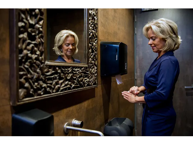 Euro 441159 Handdoekdispenser Zwart Quartz mini matic XL