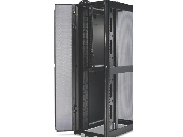 APC Rack PDU AP7555A, Basic, ZeroU, 32A, 400V, (3x) C13 & (6x) C19, IE