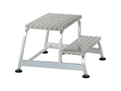 Embase p. marchepied plastique/acier