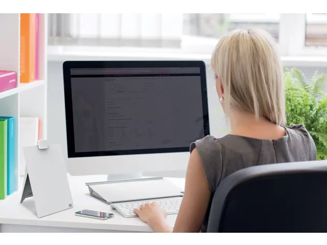 Desktop notitiebord Nobo met droog uitwisbaar oppervlak