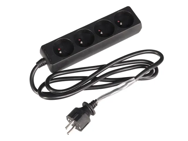 Multiprise à 4 Prises Avec Gaine thermorétractable - 3G1.5 - 1,5m -