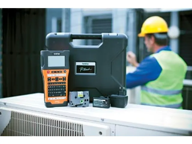 système de lettrage PT-E550 avec valise, 2 rubans, adaptateur et batt