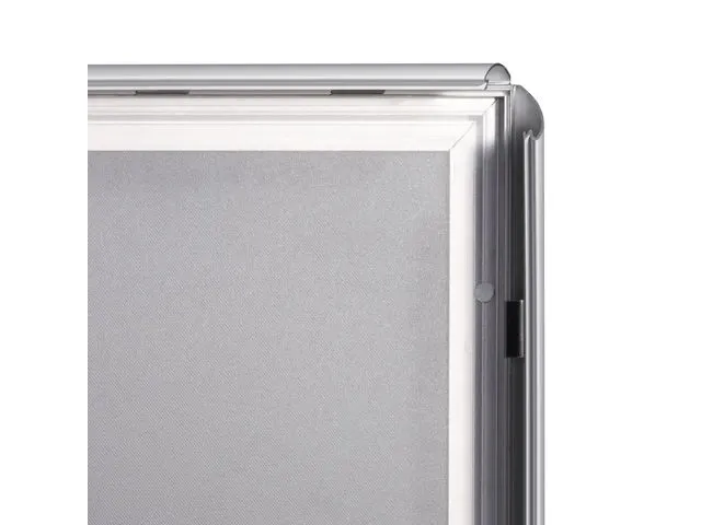 kliklijst A4 25mm zilver is een functionele wissellijst van aluminium.