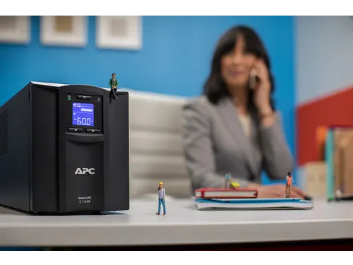 APC Smart-UPS SMC1500IC Noodstroomvoeding - 8x C13, USB, SmartConnect,