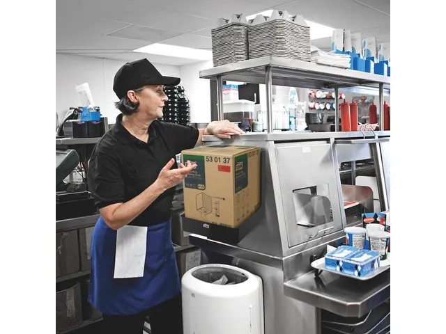 Tork 207210 Boxed Combirol Poetspapier Dispenser Kunststof Zwart W3