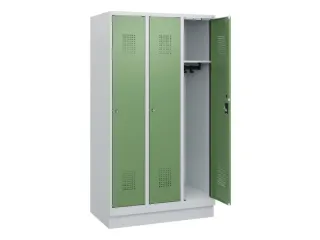 schoollocker,HxBxD 1630x900x500mm,3vak,vak B 300mm,cil.-slot,sokkel - 1