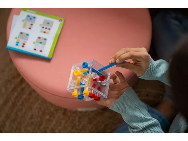 Criss Cross Cube puzzel 80 uitdagingen 7+