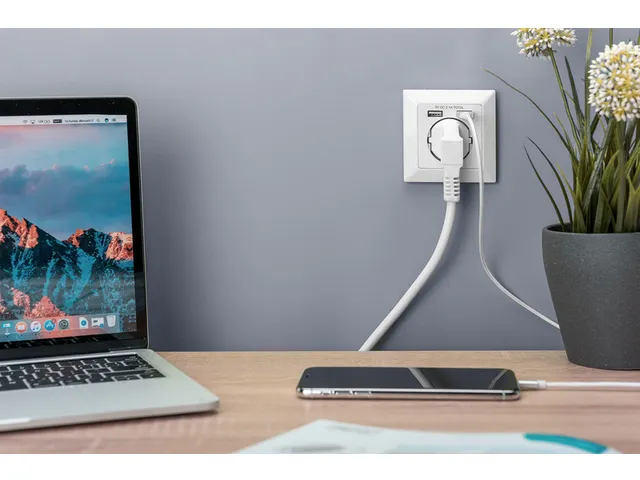 Veiligheidsstopcontact voor inbouwmontage met 2 USB-poorten