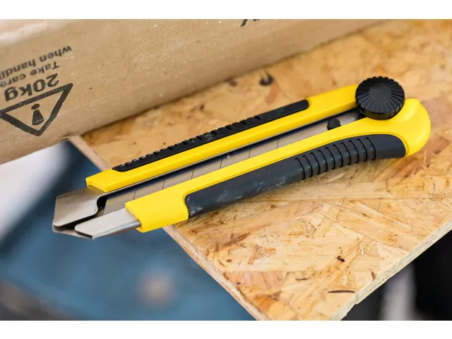 Afbreekmes Stanley Dynagrip 25mm