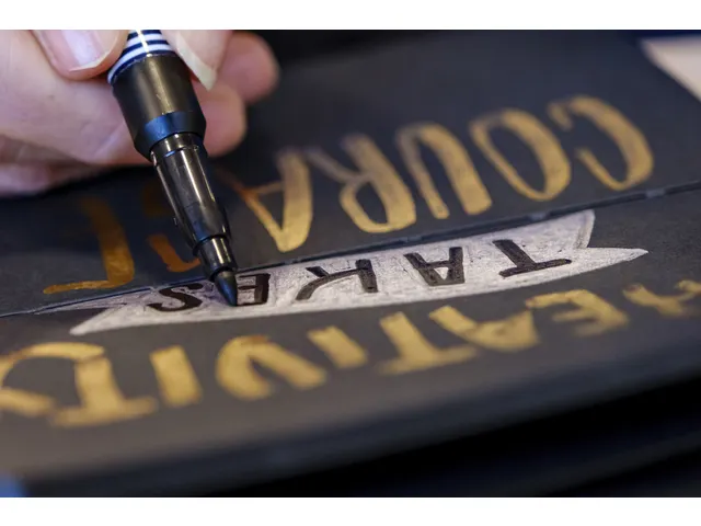 Schetsboek Sakura 80 zwarte vellen 140gr 90x140mm zwart