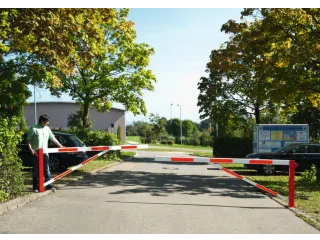 Draaibare Slagboom 2-Delig Lichte Breedte 2x 3 05m Zwenkbaar - 1