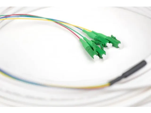 FTTH-dropkabel singlemode 4 vezels LC/APC G.657.A2 50m