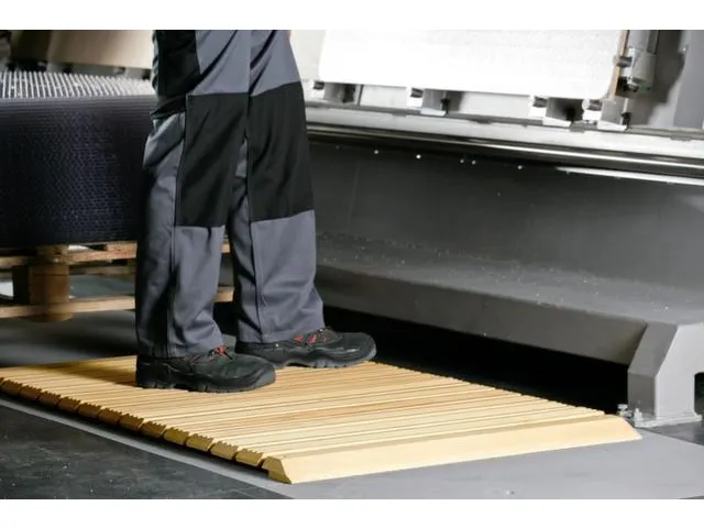 Vloerrooster Beukenhout Din R11 Pvc Ommanteling V. Staaldraad B 1500mm