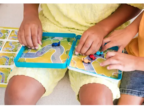 Smart Games Pole Position Travel Game 7+