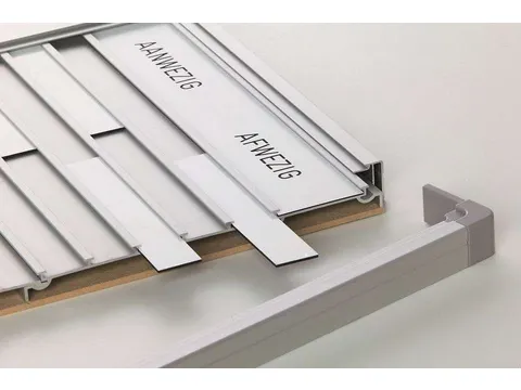 Set van 10 blanco naamplaatjes tbv presentiebord