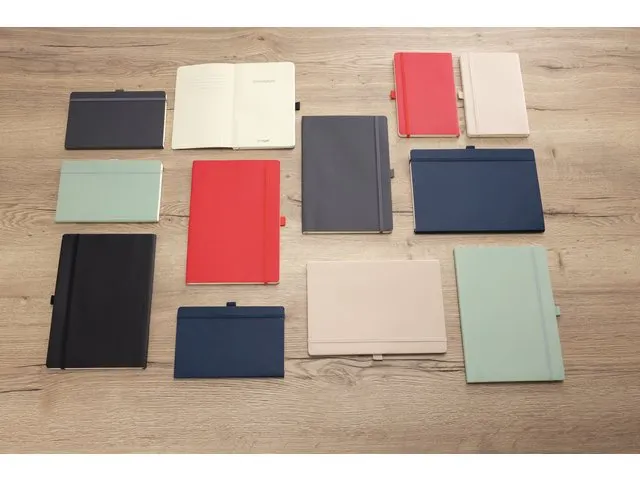 Notitieboek Conceptum A4 mid- night blue blanco SC 194pag 80