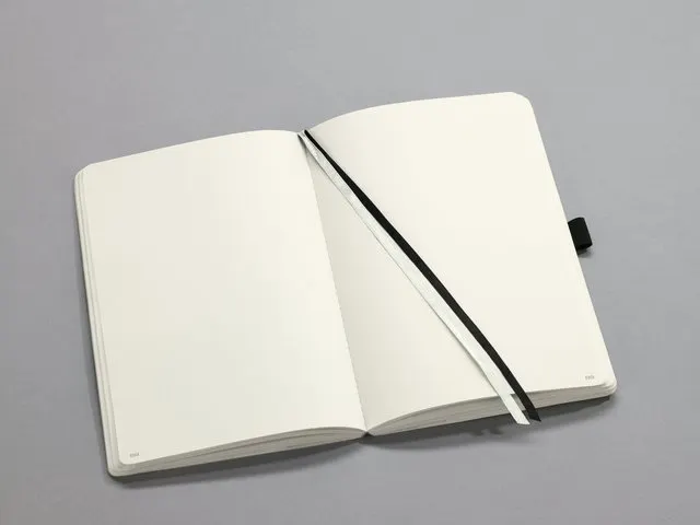 Carnet Conceptum A4 noir blanc SC 194pag 80gr