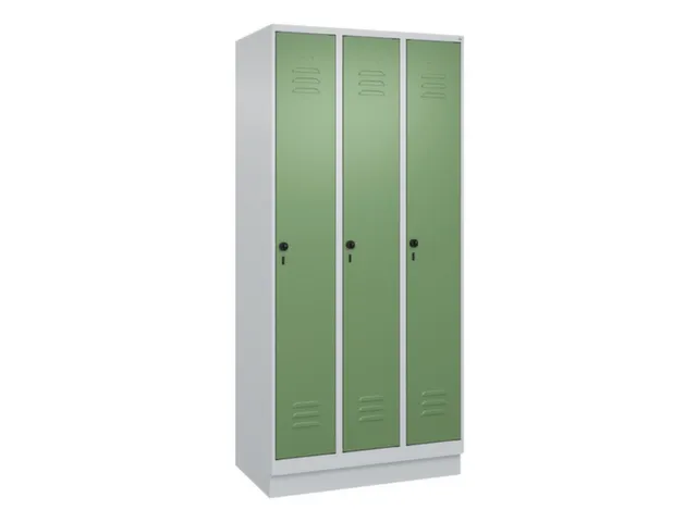 locker,HxBxD 1950x900x500mm,3vak,vak B 300mm,draaigrendel,sokkel