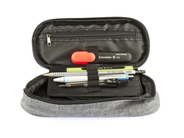 Etui Kangaro met inleg licht grijs ca 22x5x9cm