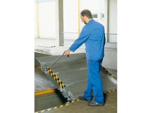 Klapbare Laadbrug Lxb 1565X1500Mm Draagvermogen 4000Kg Met Vering