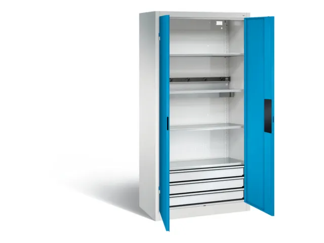 acculaadkast 1950x930x500mm 5stekkerdozen 230V cil.-slot front RAL5012