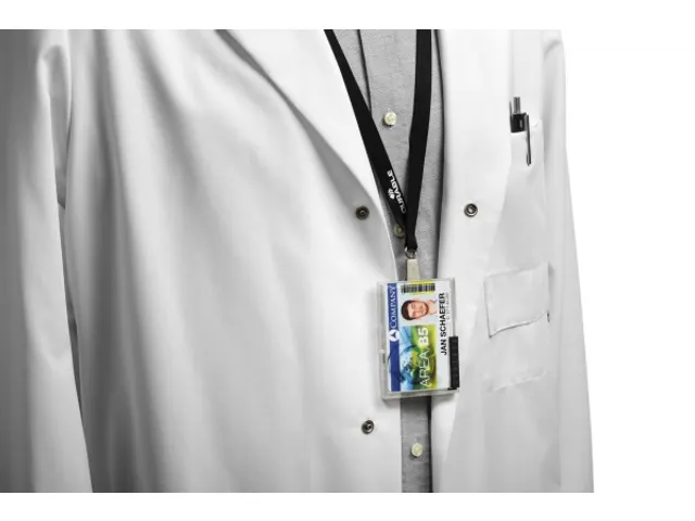 Kaarthouder Pushbox Mono Met Textielkoord 54x87mm