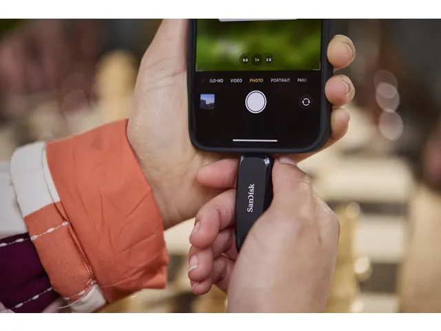 SanDisk Phone Drive voor Android 128GB Zwart