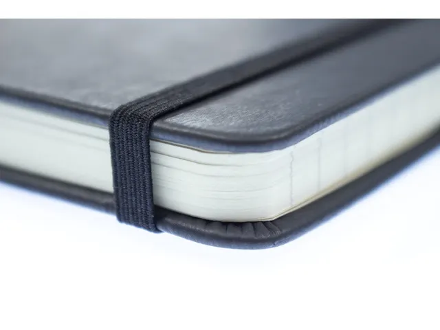 Carnet de notes Kangaro A4 noir ligné 96 feuille 80 gr blanc crème a