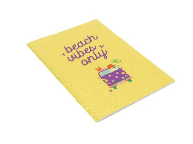 Cahier Beach Happy A4 ligné 2pces PP 70gramme 80pages avec marge. FSC