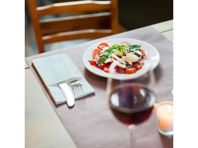 Bestekpochette Tork LinStyle 1-laags 50st duurzaam wit 509600