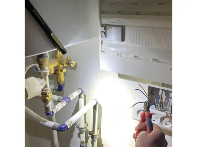 penlamp,behuizing aluminium,LED,200lumen,spot 150lumen,USB,accu