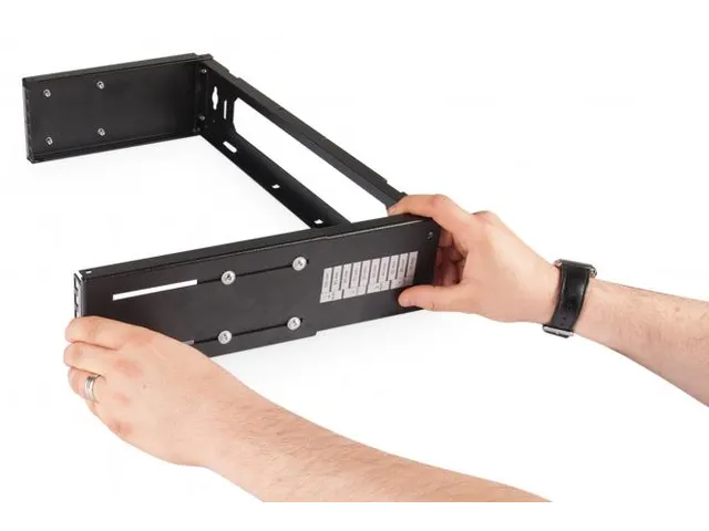 Patchhouder 8U wandmontage 372x505x250mm Stapelbaar Zwart