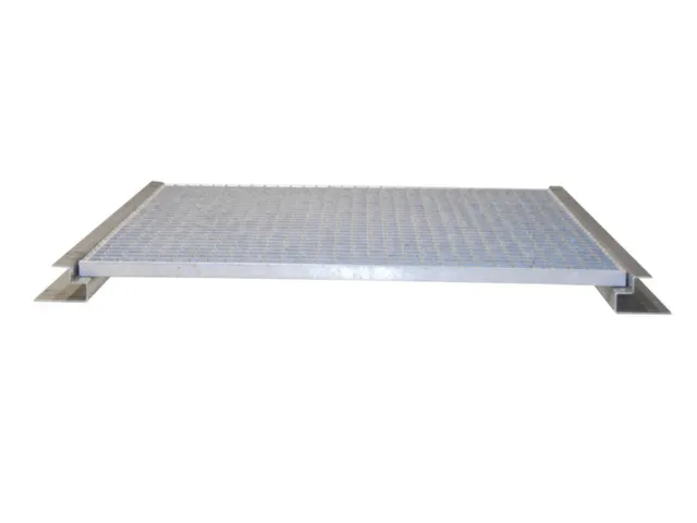 Tablette en caillebotis,p. cabine pour bouteilles de gaz