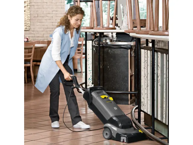 aspiro-brosseur,230 V,820 W,l de travail 300mm