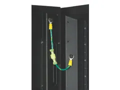 APC AR3100 NetShelter SX 42U 600mm(b) x 1070mm(d) 19 inch IT rack, beh