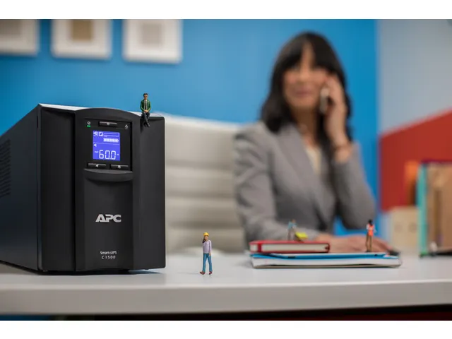 APC Smart-UPS SMC1500IC Onduleur - 8x C13, USB, SmartConnect, 1500VA