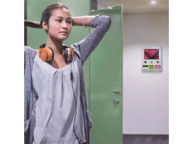 Maandverband Libresse P1 Ultra+ Regular Voor Tork Dispenser 150 stuks