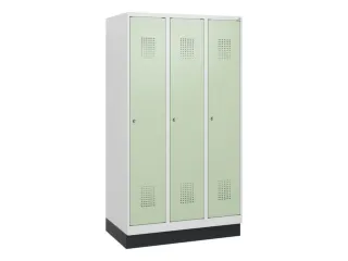 schoollocker,HxBxD 1630x900x500mm,3vak,vak B 300mm,cil.-slot,sokkel - 2