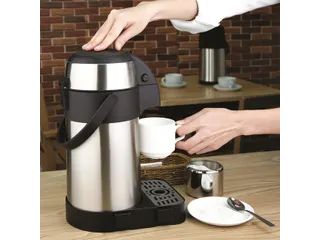 Thermoskan Olympia met pomp 2.5 liter rvs - 4