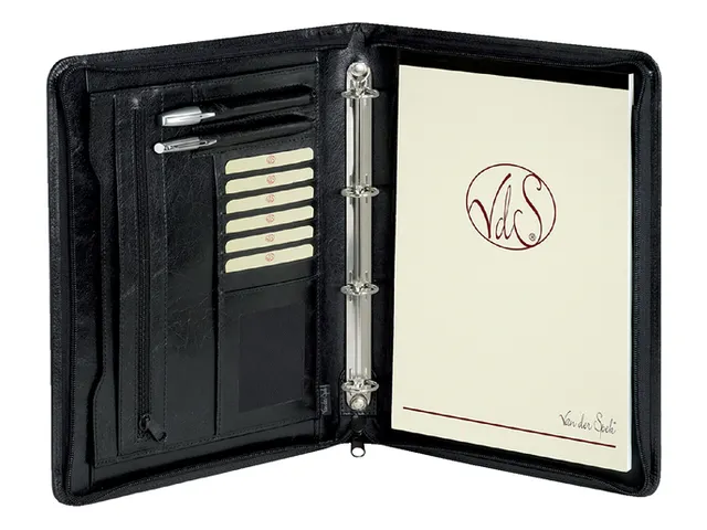 Schrijfmap van der Spek A4 buffelleer 4-rings 25mm O-mech + rits zwart